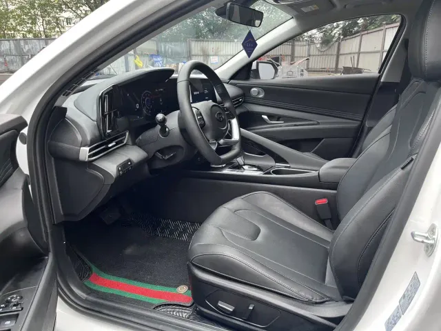 Hyundai Elantra — Фото автомобиля 7