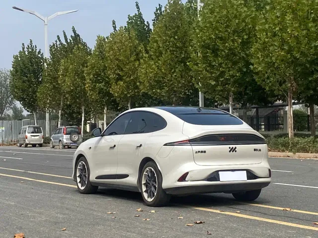 IM Motors LS6 — Фото автомобиля 9