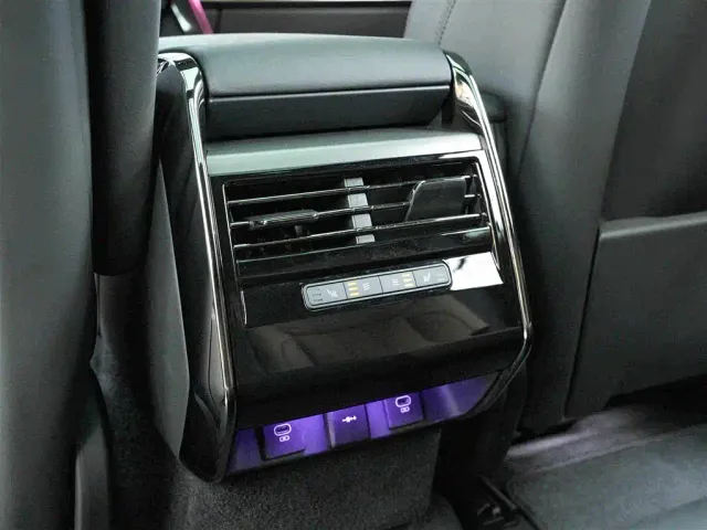 Land Rover Range Rover Sport — Фото автомобиля 16