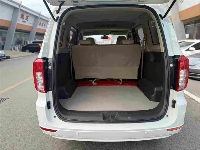 Wuling Hongguang — Фото автомобиля 15