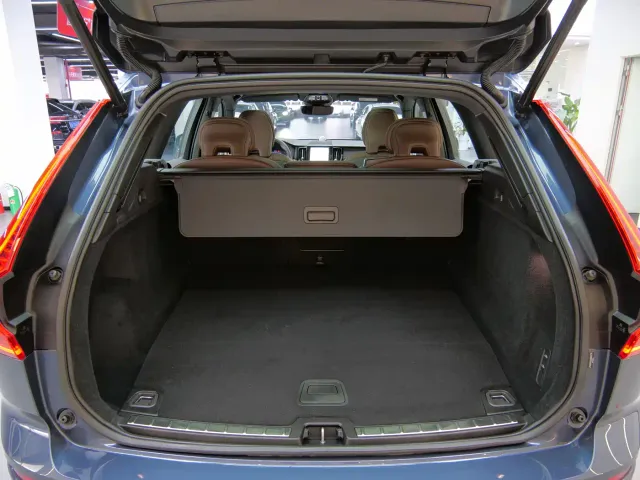 Volvo XC60 — Фото автомобиля 19