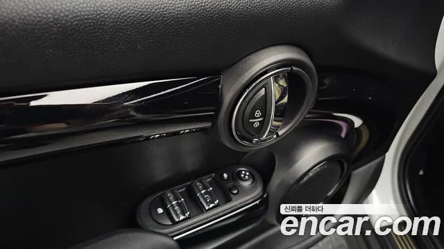 Mini Cooper — Фото автомобиля 25