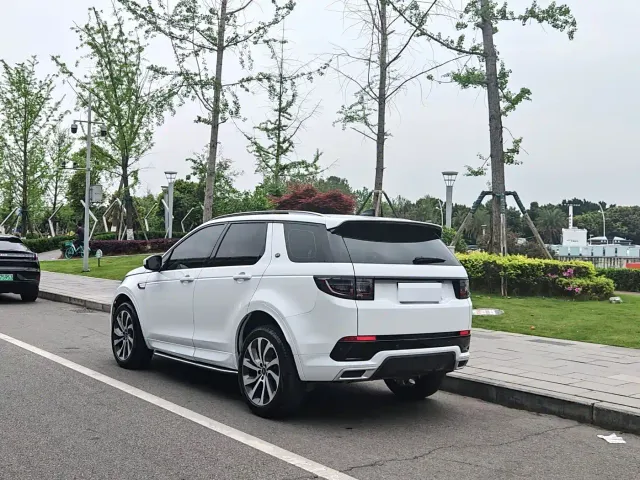 Land Rover Discovery Sport — Фото автомобиля 9