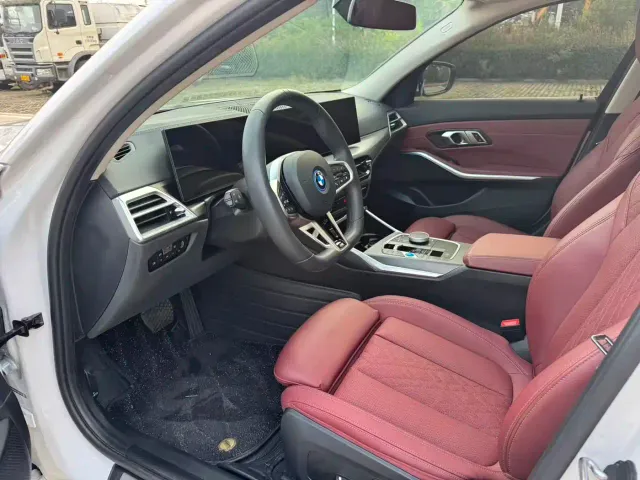 BMW i3 — Фото автомобиля 11