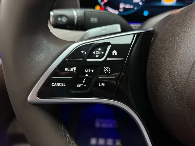 Mercedes-Benz E-Class — Фото автомобиля 24