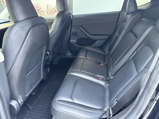 Tesla Model Y — Фото автомобиля 14