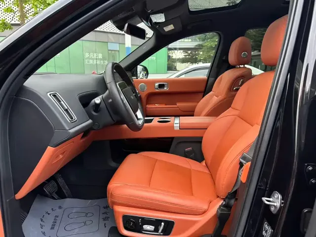 Li Auto L8 — Фото автомобиля 5