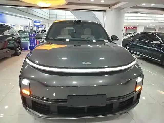 Li Auto L9 — Фото автомобиля 2