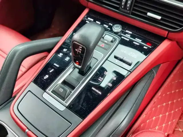 Porsche Cayenne — Фото автомобиля 14