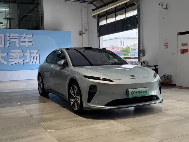 Nio ET5 — Фото автомобиля 3