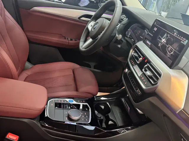 BMW iX3 — Фото автомобиля 6