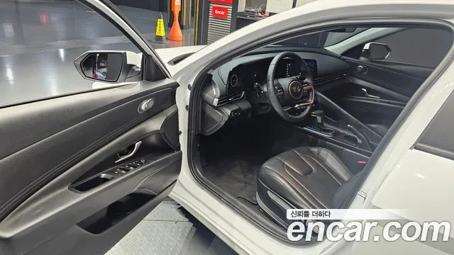 Hyundai AVANTE Avante (CN7) — Фото автомобиля 10