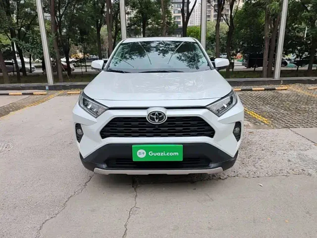 Toyota RAV4 — Фото автомобиля 2
