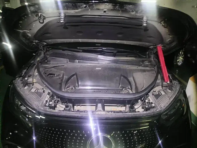 Mercedes-Benz EQE — Фото автомобиля 3