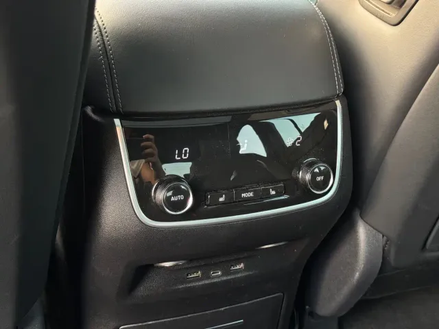 Li Auto ONE — Фото автомобиля 15