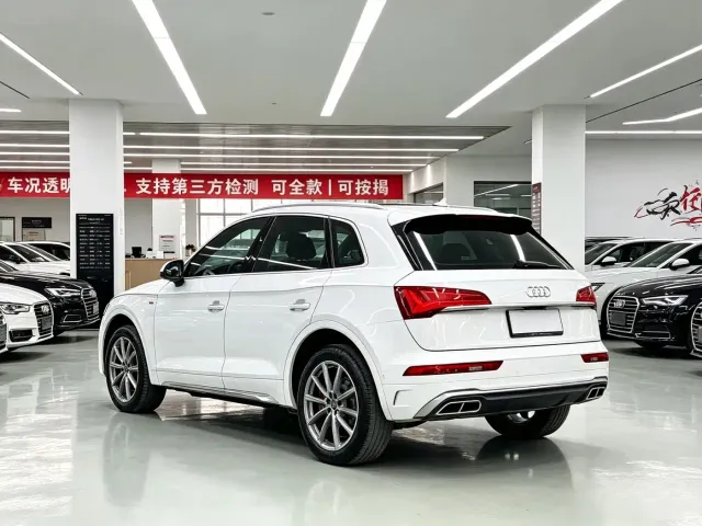 Audi Q5L — Фото автомобиля 12