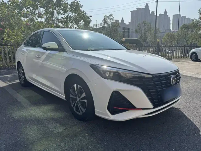 Changan Eado — Фото автомобиля 5