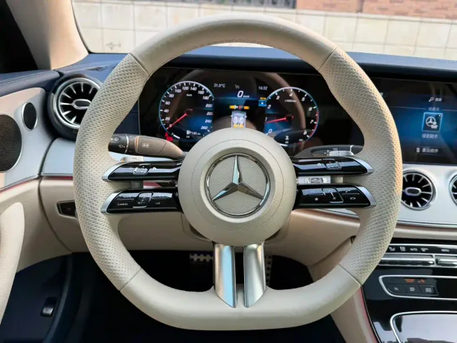 Mercedes-Benz E-Class — Фото автомобиля 9