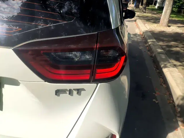 Honda Fit — Фото автомобиля 7