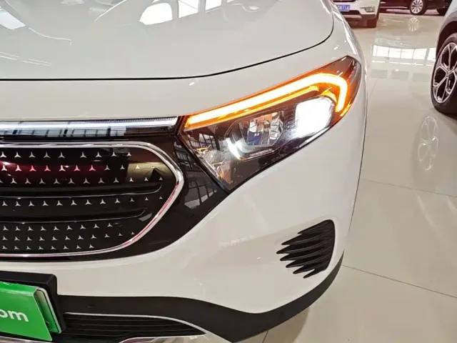 Mercedes-Benz EQB — Фото автомобиля 23