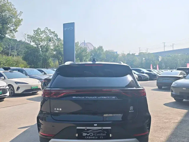 BYD Tang — Фото автомобиля 5