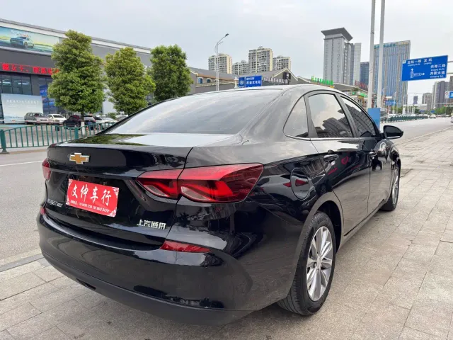 Chevrolet Monza — Фото автомобиля 4