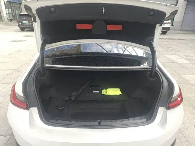BMW i3 — Фото автомобиля 14