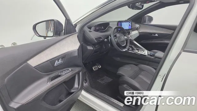 Peugeot 5008 Generation 2 — Фото автомобиля 10