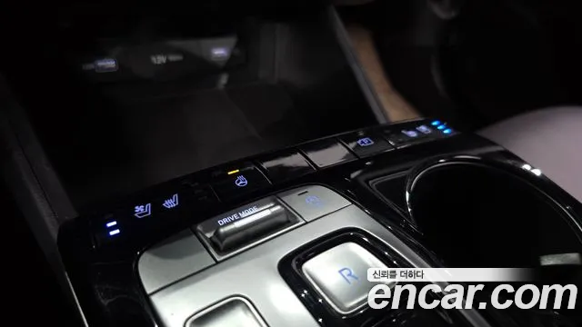 Hyundai Tucson Tucson (NX4) Бензин 1.6 турбо 2WD — Фото автомобиля 17