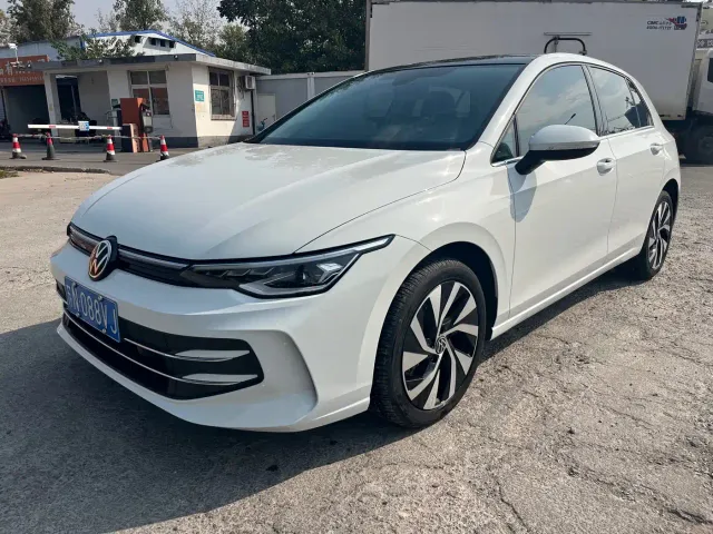 Фотография автомобиля — Volkswagen Golf