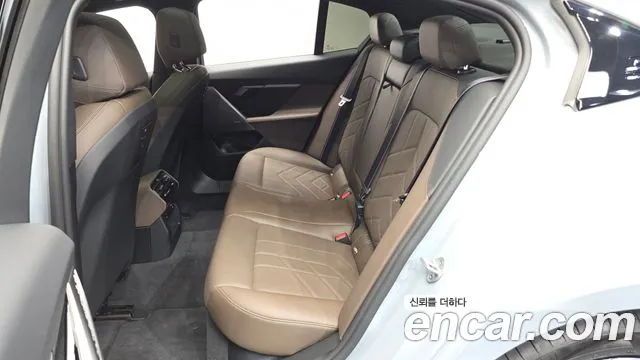 BMW 5-Series — Фото автомобиля 11