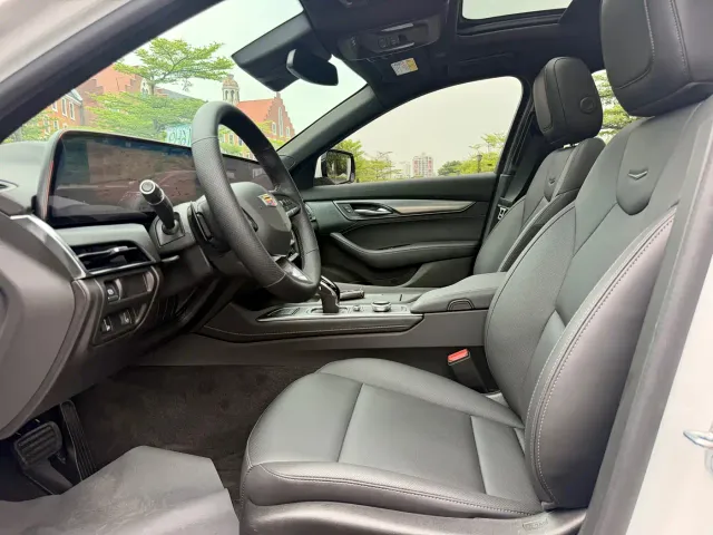 Cadillac CT5 — Фото автомобиля 8