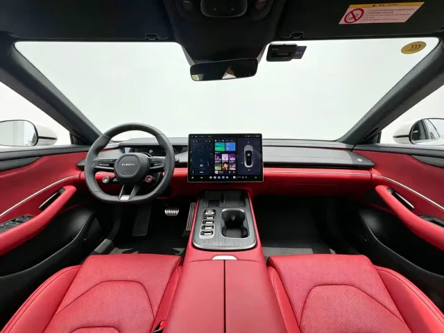 Xiaomi SU7 — Фото автомобиля 8