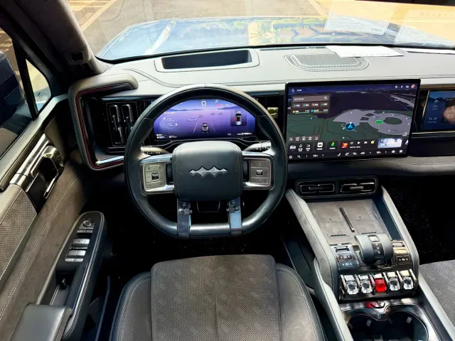 Fang Cheng Bao Leopard 5 2023 Yun Nian Flagship Edition — Фото автомобиля 12