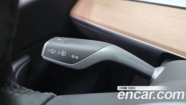 Tesla Model Y — Фото автомобиля 29