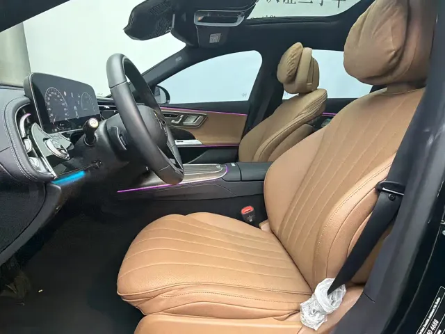 Mercedes-Benz E-Class — Фото автомобиля 15