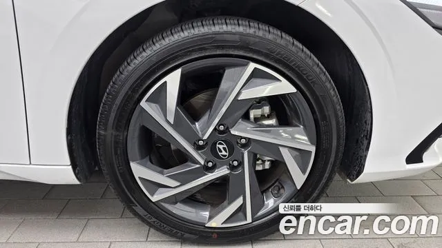 Hyundai Avante CN7 — Фото автомобиля 21