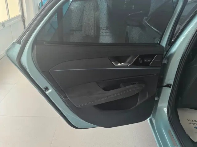 Volkswagen Passat — Фото автомобиля 7