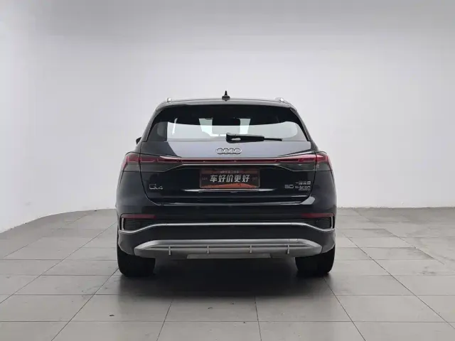 Audi Q4 e-tron — Фото автомобиля 4