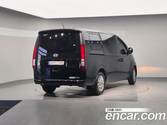 Hyundai Staria Staria Карго 5 мест — Фото автомобиля 5