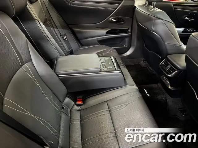 Lexus ES 7th Gen — Фото автомобиля 17