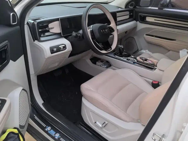 Geely ICON — Фото автомобиля 9