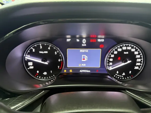 Buick Envision Plus — Фото автомобиля 15