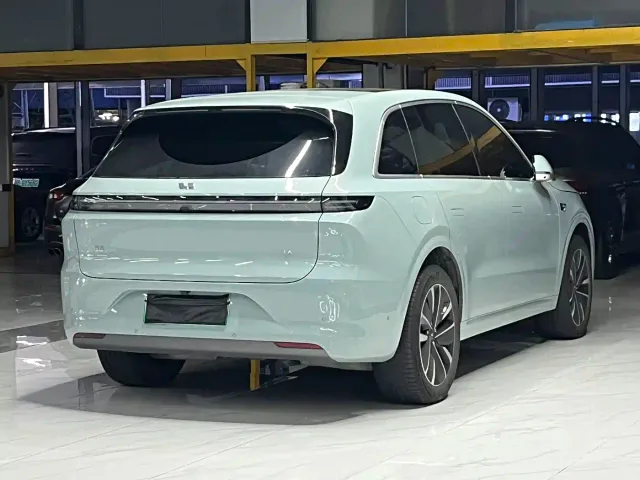 Li Auto L6 — Фото автомобиля 10