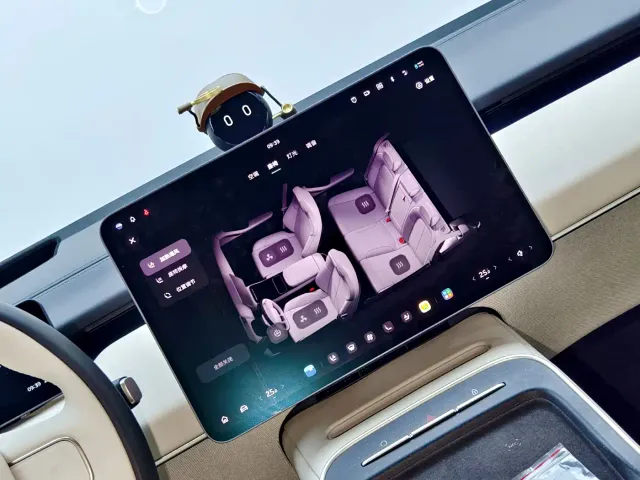 Nio ET5 — Фото автомобиля 15