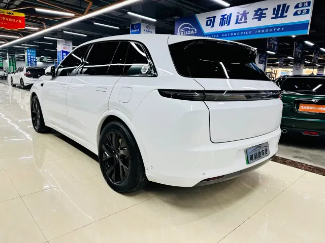 Li Auto L7 — Фото автомобиля 6