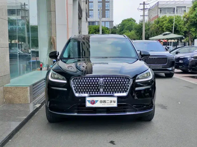 Lincoln Corsair — Фото автомобиля 2