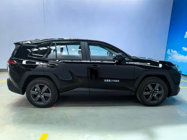 Toyota RAV4 — Фото автомобиля 7