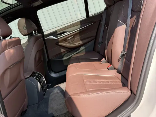 BMW 5 Series — Фото автомобиля 7