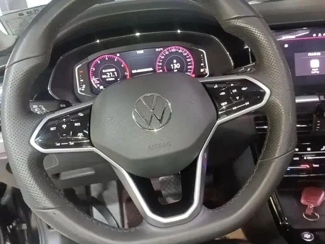 Volkswagen Passat — Фото автомобиля 10